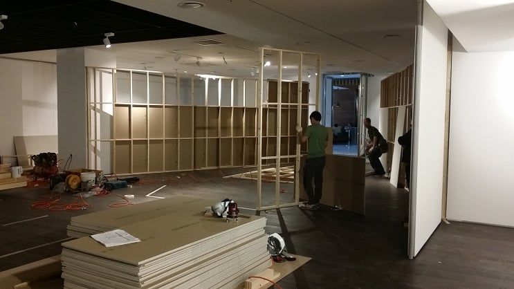 포스코 박물관 반응형 빔프로젝터,콘텐츠 설치 공사 — 특별이벤트 현장 사진 2